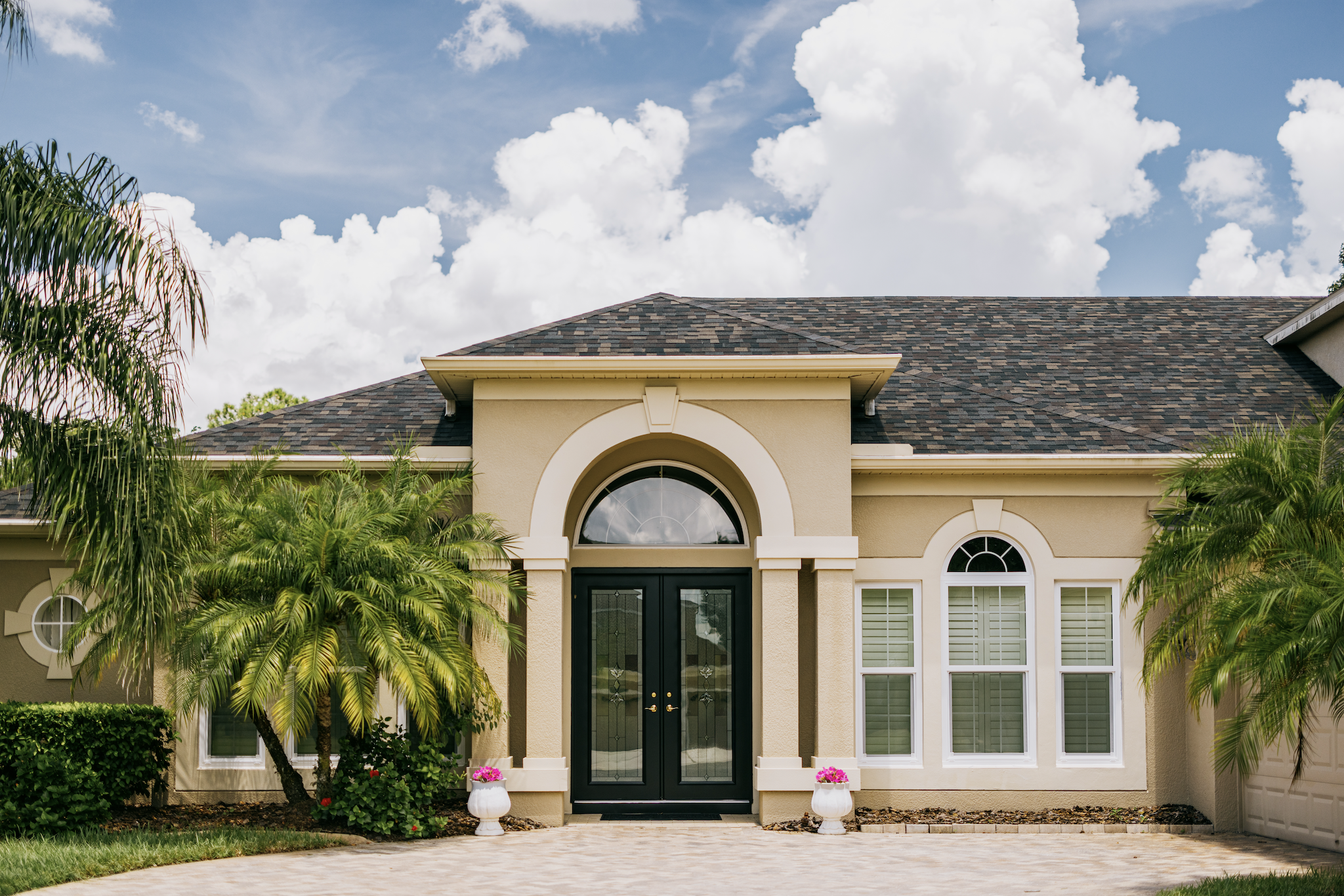 Make a Grand Entrance with These Entryway Door Ideas
