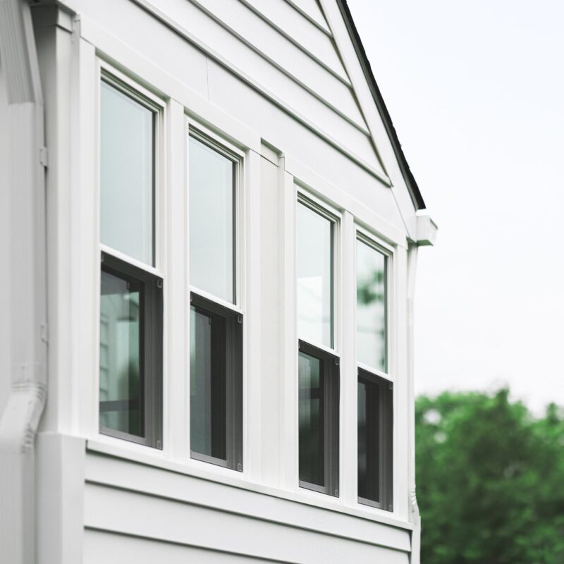 What’s the Difference Between Single-Hung and Double-Hung Windows? 5 Things to Know