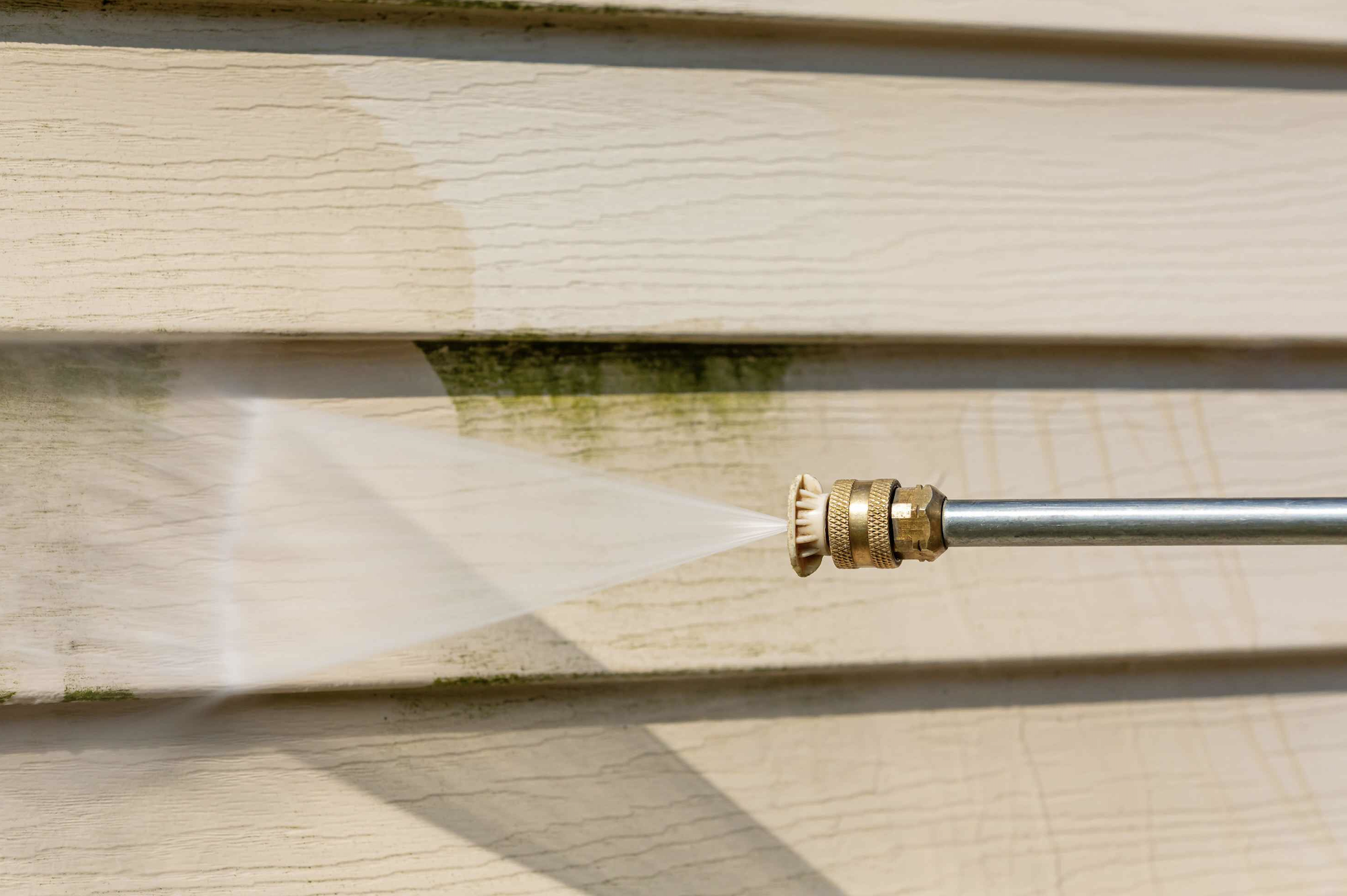 Does Vinyl Siding Rust or Mold? What Homeowners Should Know